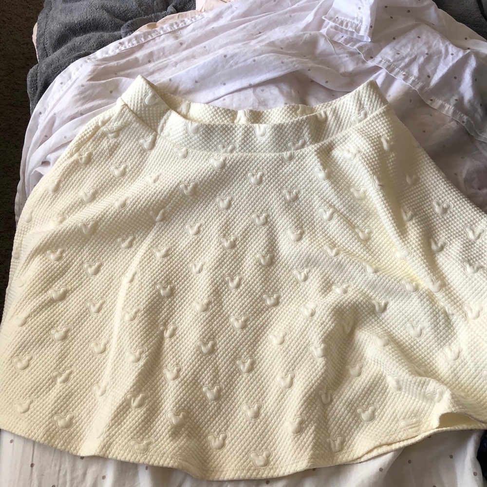 Women’s Disney Lauren Conrad Minnie Mouse skirt